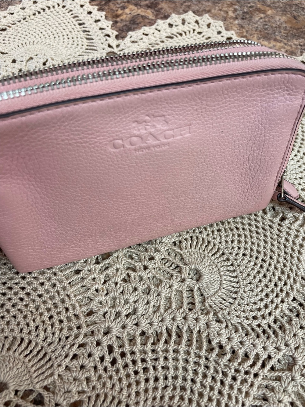 Coach Women's Pebble Leather double Zip Wristlet in pink with silver hardware - Picture 11 of 11